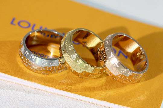 Picture of LV Ring _SKULVring11ly9312946